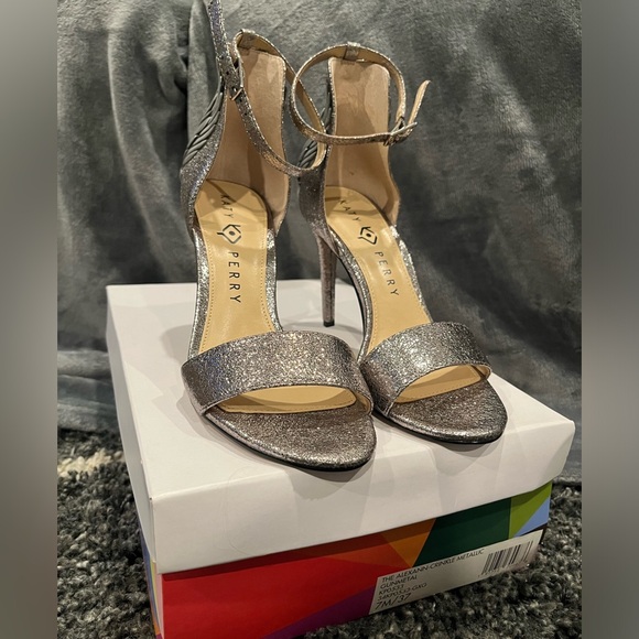 Katy Perry Alexann Heels NIB size 7 - Picture 4 of 9